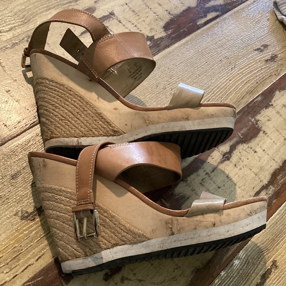 SAM EDELMAN WEDGES WITH TAN ANKLE STRAPS! 👡 - Picture 2 of 4